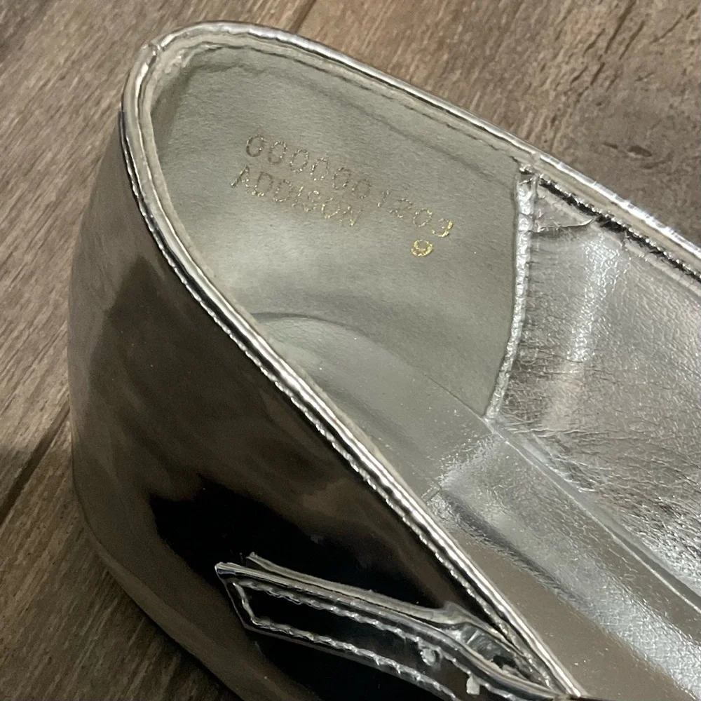 ShuShop Metallic Silver Ballet Flats, Size 9